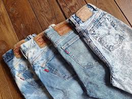 Are Jeans Smart Casual? Wearing Denim in Semi-Formal Settings